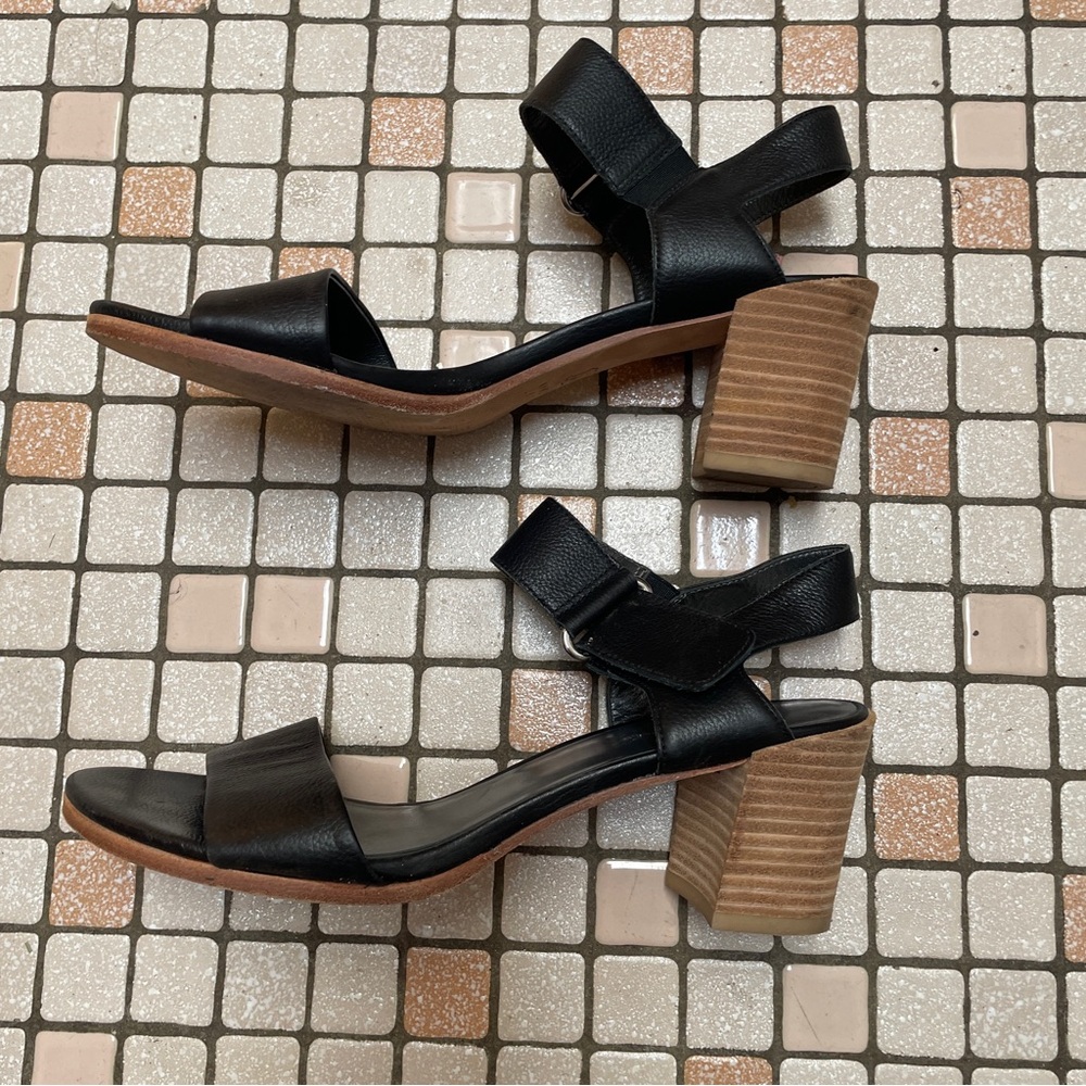 Stuart Weitzman Black Sandals Chunky Heel Sz 8